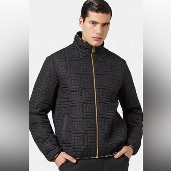 VERSACE UNISEX 🌟 100% AUTHENTIC & NWT—Size M / 48 - Picture 5 of 16